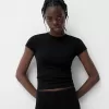Tricou cu mânecă scurtă și decolteu Tricou cu mânecă scurtă și decolteu