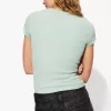 Tricou cu mânecă scurtă și decolteu Tricou cu mânecă scurtă și decolteu