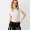 Tricou cu mânecă scurtă și decolteu