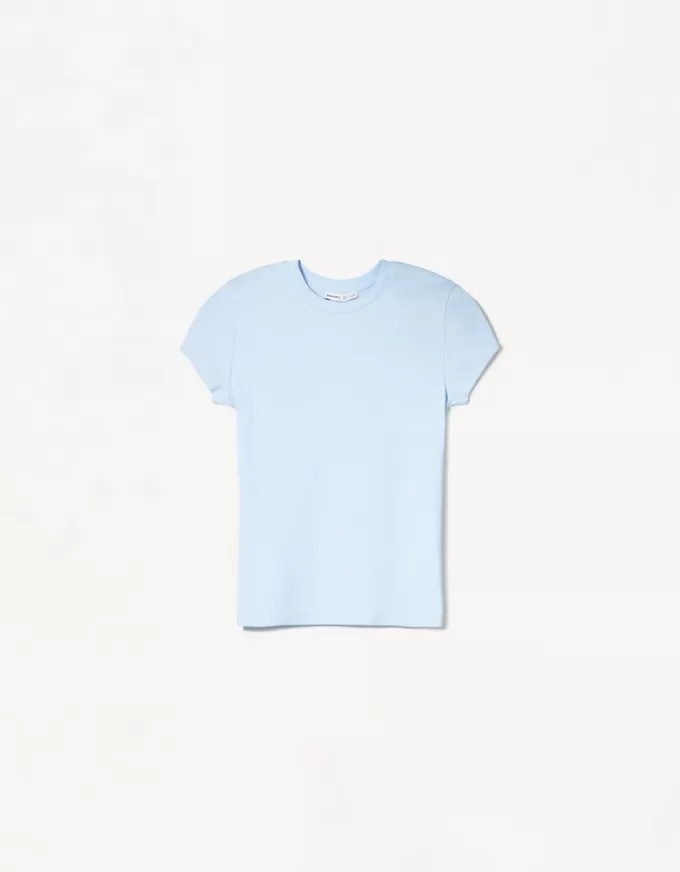 Tricou cu mânecă scurtă și decolteu Tricou cu mânecă scurtă și decolteu