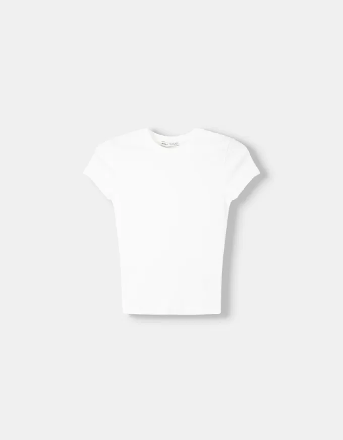 Tricou cu mânecă scurtă și decolteu Tricou cu mânecă scurtă și decolteu