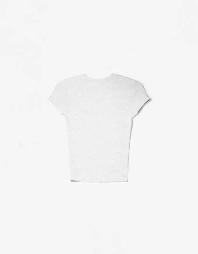 Tricou cu mânecă scurtă și decolteu Tricou cu mânecă scurtă și decolteu