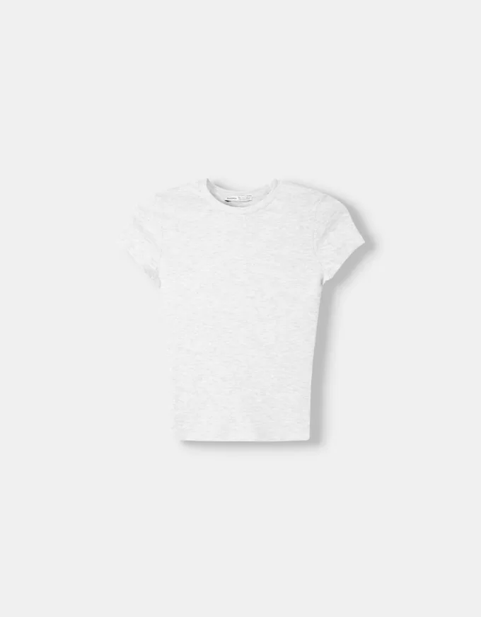 Tricou cu mânecă scurtă și decolteu Tricou cu mânecă scurtă și decolteu