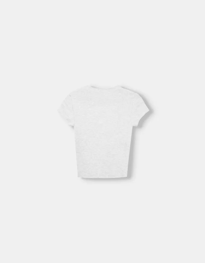 Tricou cu mânecă scurtă și decolteu Tricou cu mânecă scurtă și decolteu