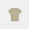 Tricou cu mânecă scurtă și decolteu Tricou cu mânecă scurtă și decolteu