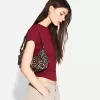 Tricou cu mânecă scurtă și decolteu Tricou cu mânecă scurtă și decolteu