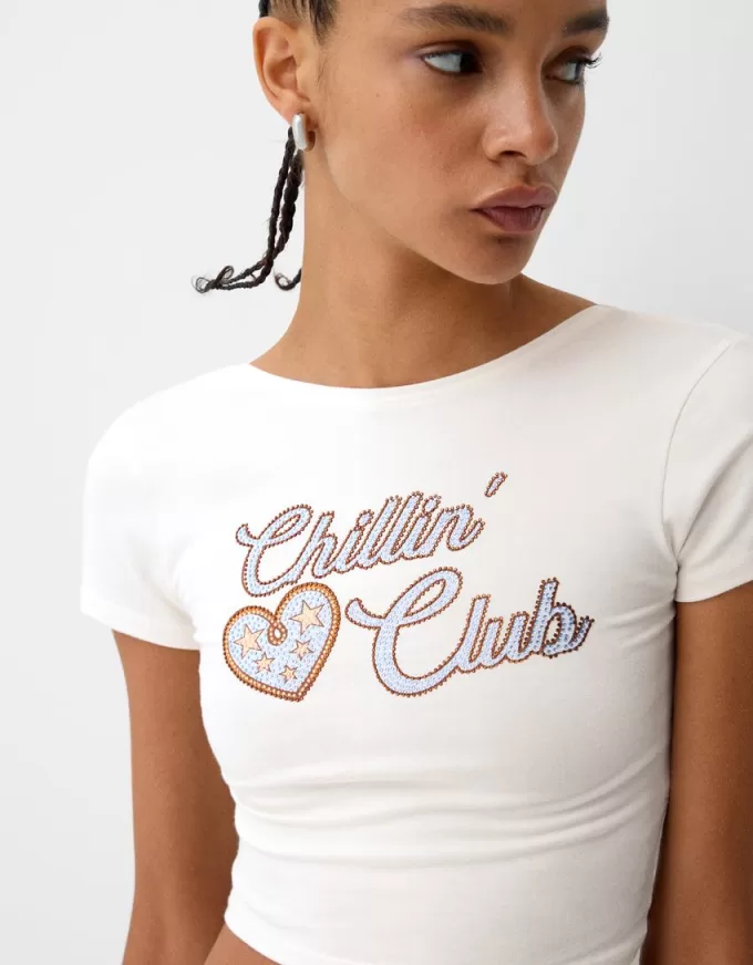 Tricou cu spatele deschis cu strasuri Tricou cu spatele deschis cu strasuri
