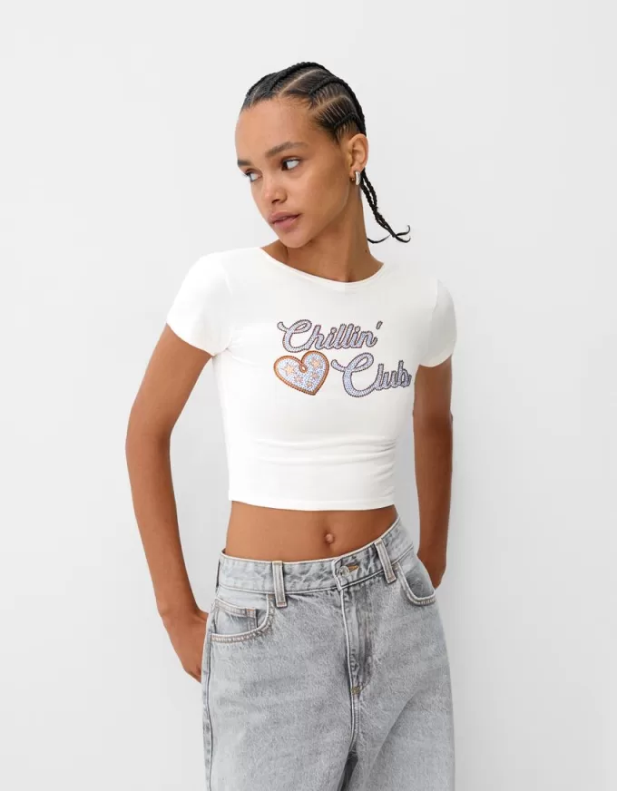 Tricou cu spatele deschis cu strasuri Tricou cu spatele deschis cu strasuri