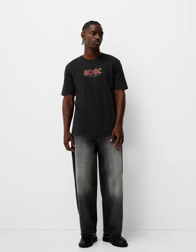 Tricou decolorat cu mânecă scurtă cu imprimeu AC/DC Tricou decolorat cu mânecă scurtă cu imprimeu AC/DC