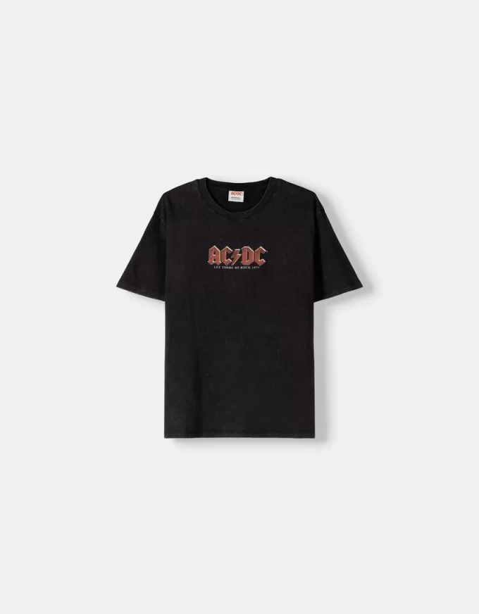 Tricou decolorat cu mânecă scurtă cu imprimeu AC/DC Tricou decolorat cu mânecă scurtă cu imprimeu AC/DC