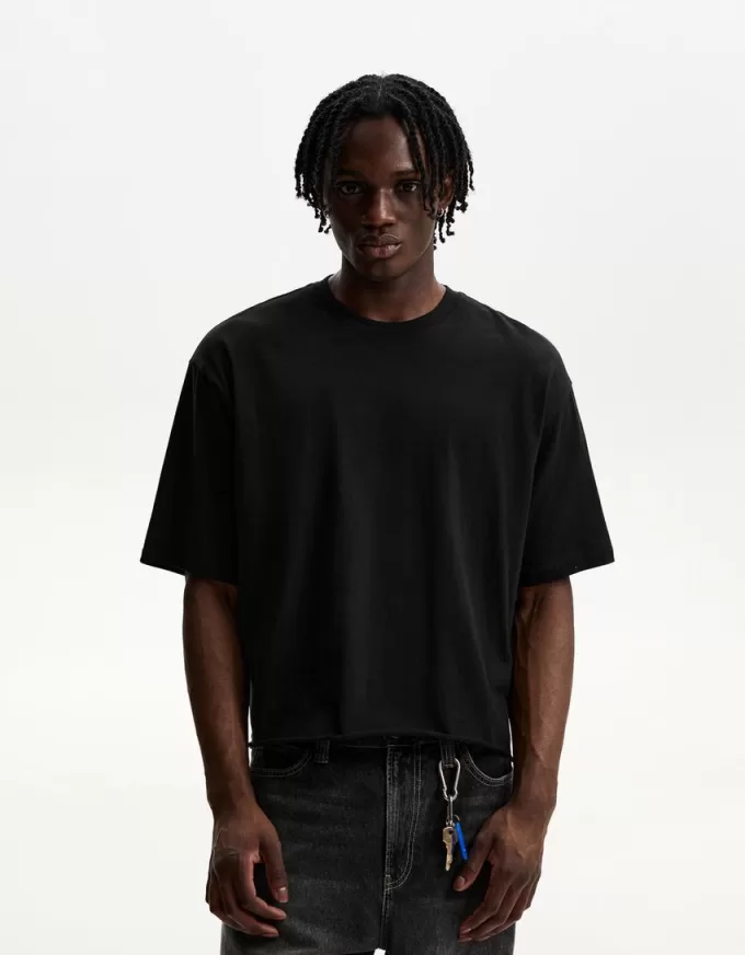 Tricou decupat cu maneca scurta Tricou decupat cu maneca scurta
