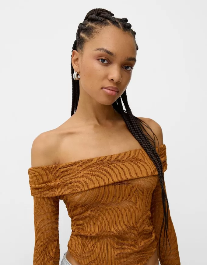 Tricou rustic decolteu Bardot cu maneca lunga Tricou rustic decolteu Bardot cu maneca lunga