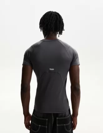 Tricou slim-fit cu maneca scurta, cu cusaturi