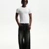 Tricou slim-fit cu maneca scurta, cu cusaturi