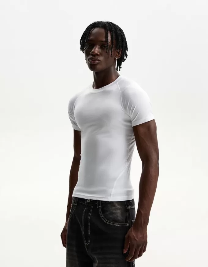 Tricou slim-fit cu maneca scurta, cu cusaturi