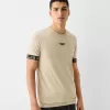 Tricou slim-fit cu maneca scurta, cu detaliu dungi