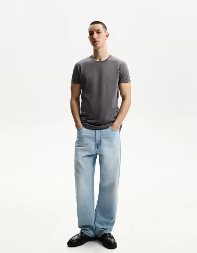 Tricou suflat cu mânecă scurtă brodat Tricou suflat cu mânecă scurtă brodat