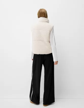 Vestă reversibilă din faux shearling Vestă reversibilă din faux shearling