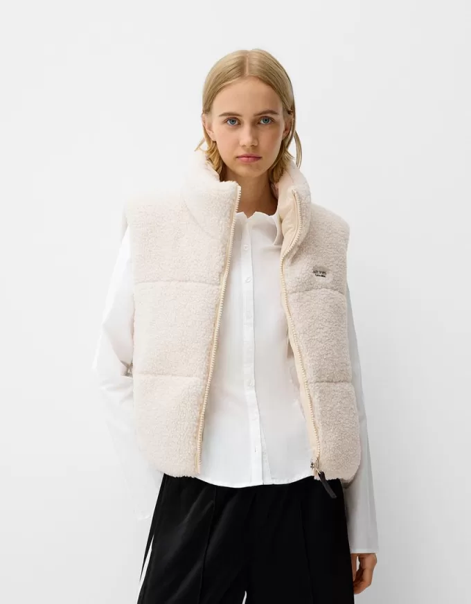 Vestă reversibilă din faux shearling Vestă reversibilă din faux shearling